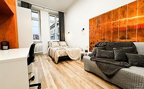 1Min Walk To Market Square, Beautiful Views! Stylish 1Br Kitchen
